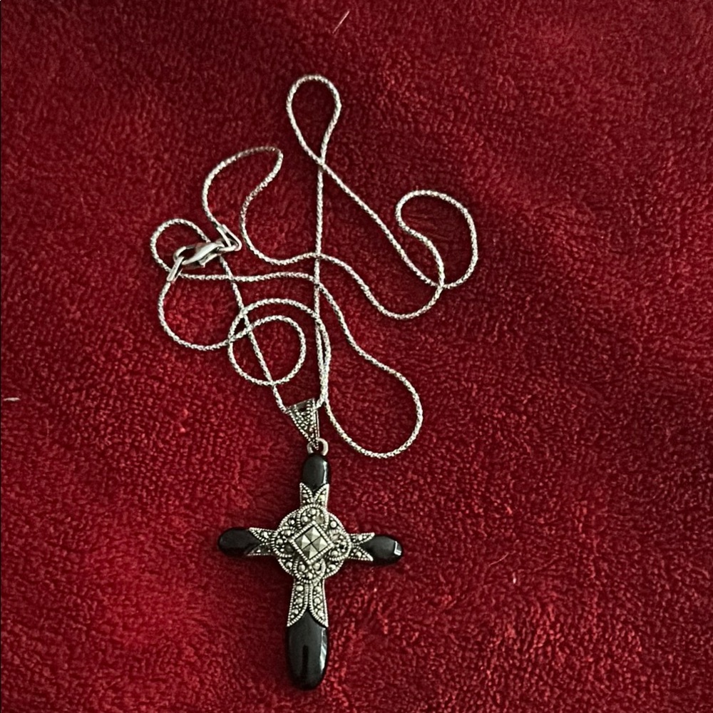 Elegant Silver Cross Pendant Necklace